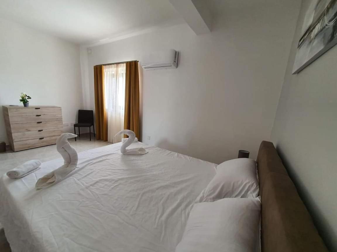 Pretty 2 Bedroom Apartment With Shared Pool Bahía de San Pablo Exterior foto