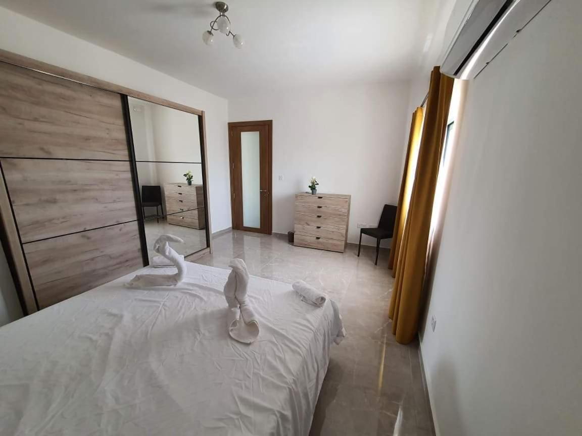 Pretty 2 Bedroom Apartment With Shared Pool Bahía de San Pablo Exterior foto