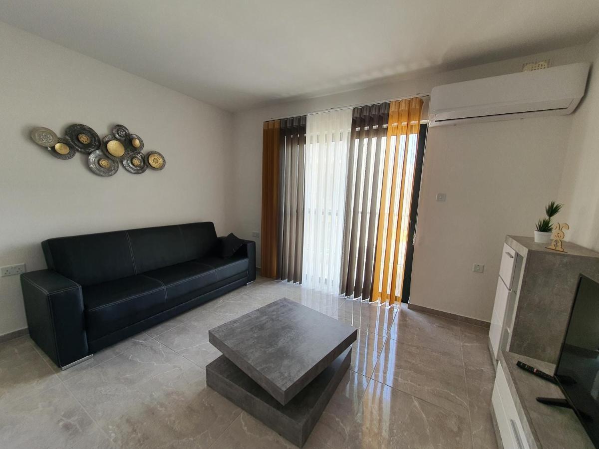 Pretty 2 Bedroom Apartment With Shared Pool Bahía de San Pablo Exterior foto