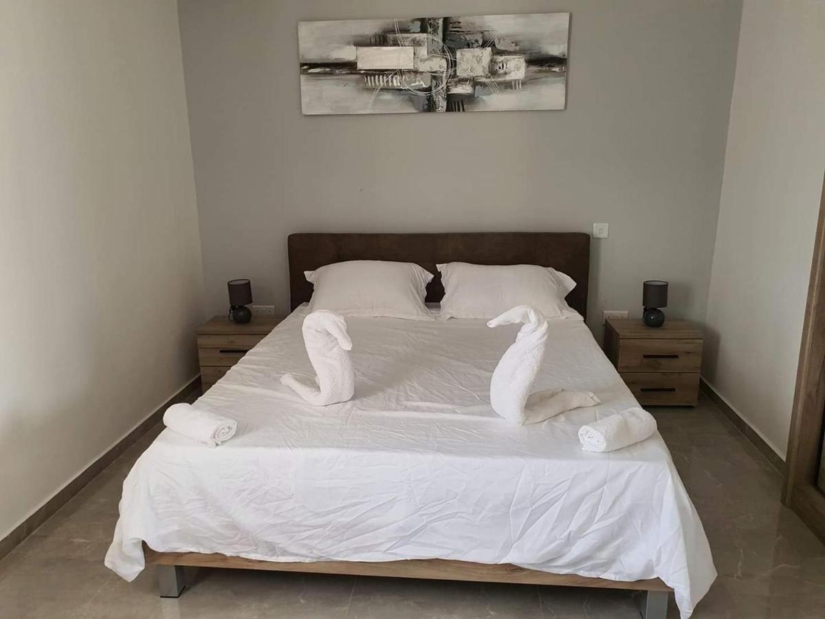 Pretty 2 Bedroom Apartment With Shared Pool Bahía de San Pablo Exterior foto